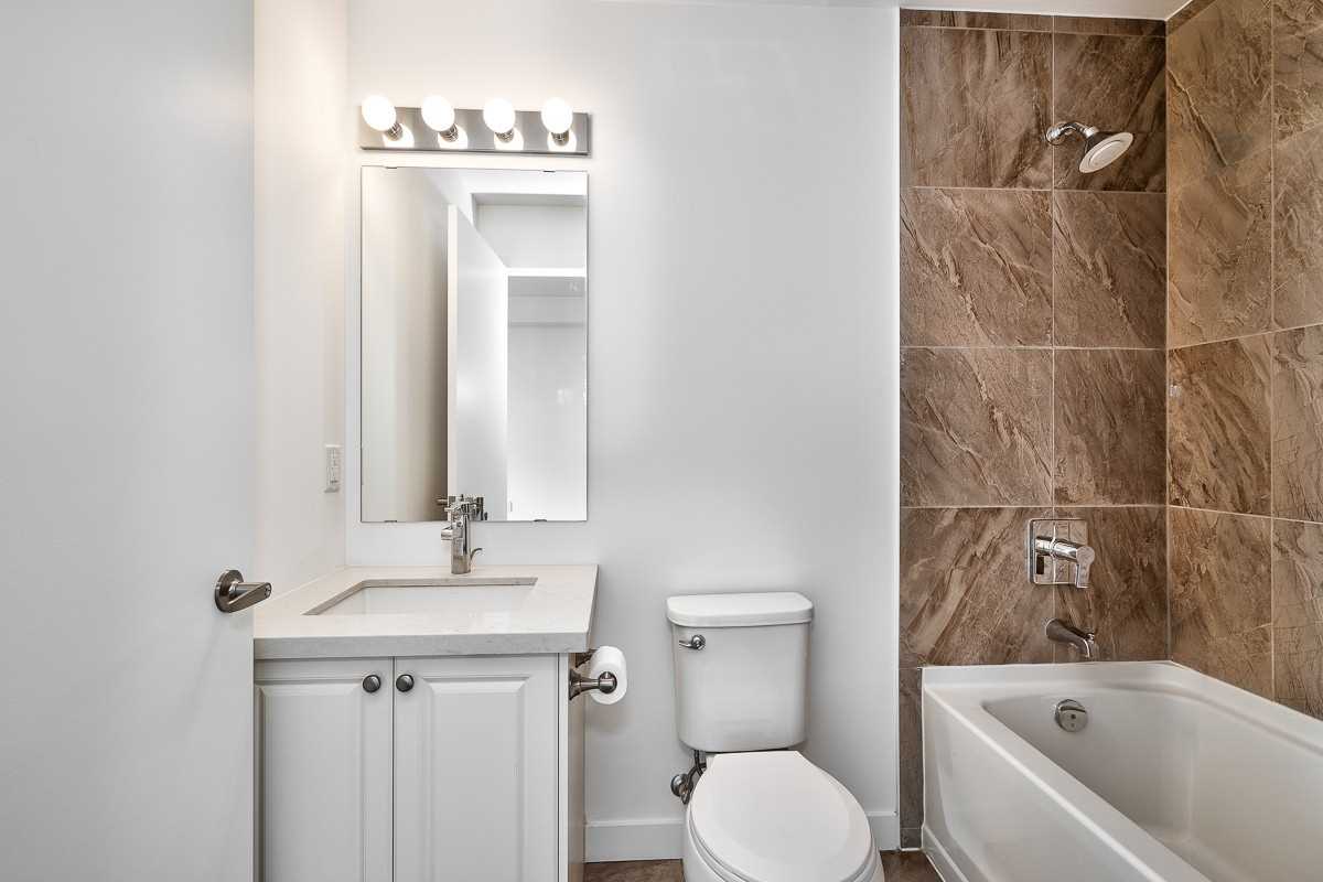 2486 Old Bronte Road, #318