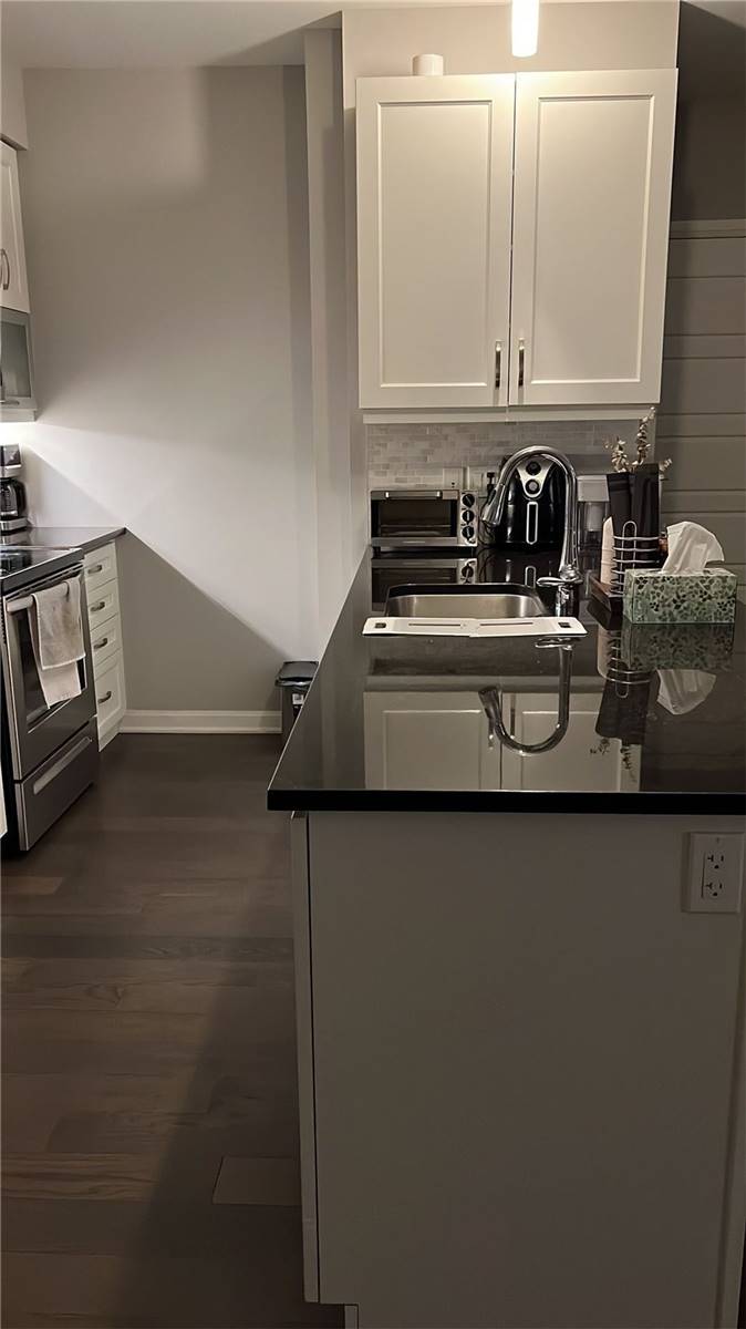 3028 Creekshore Common, #205
