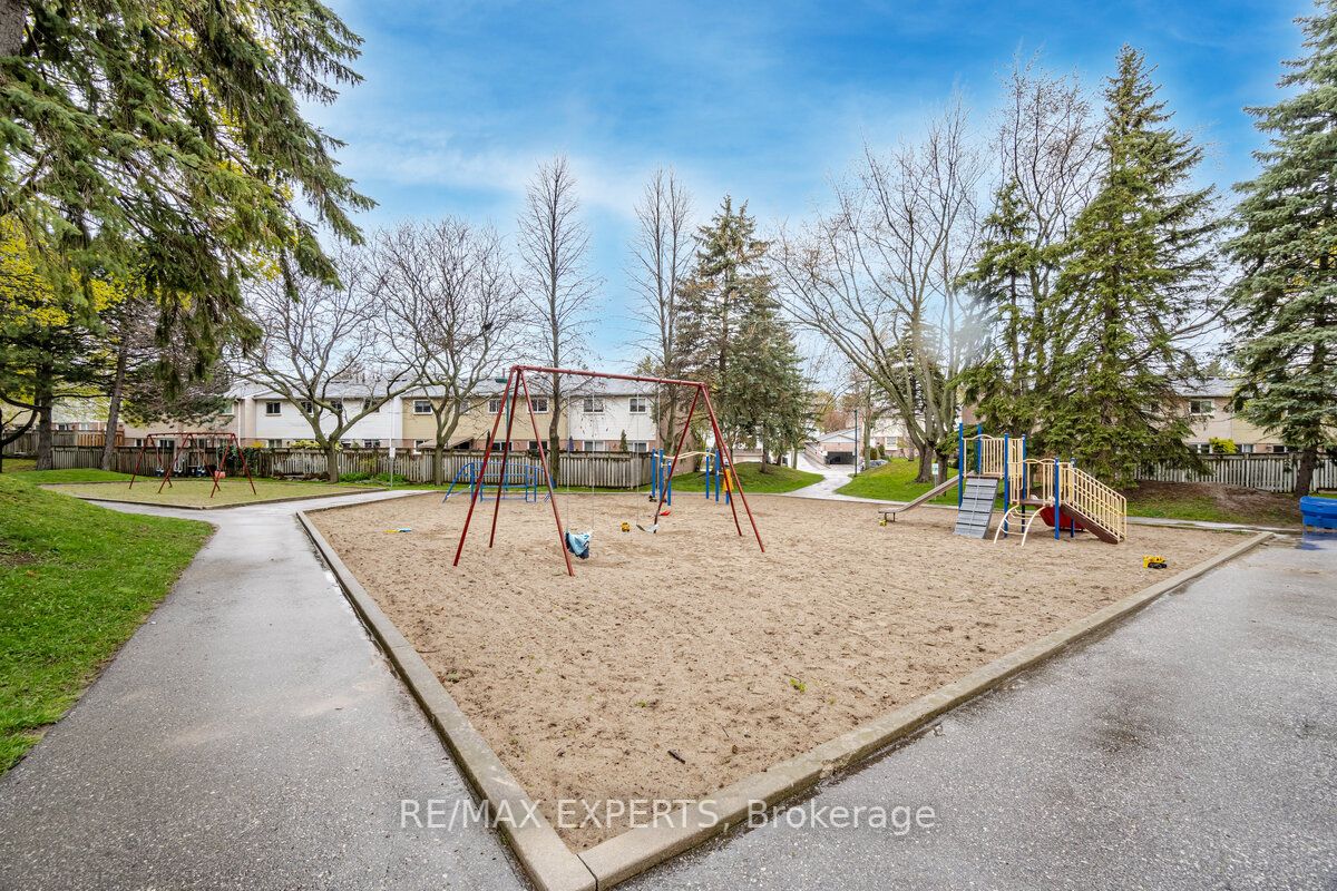 1050 Shawnmarr Rd, #49