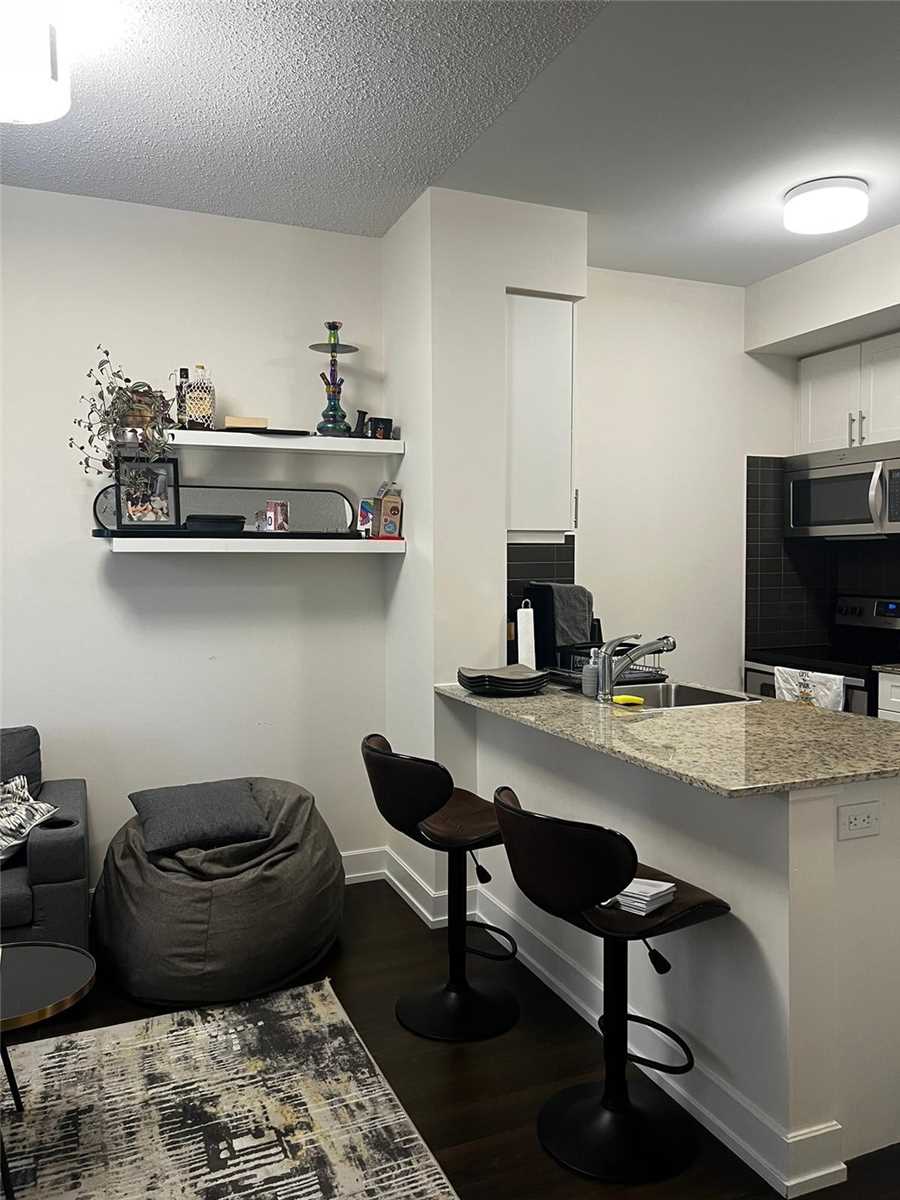6 Eva Rd, #216