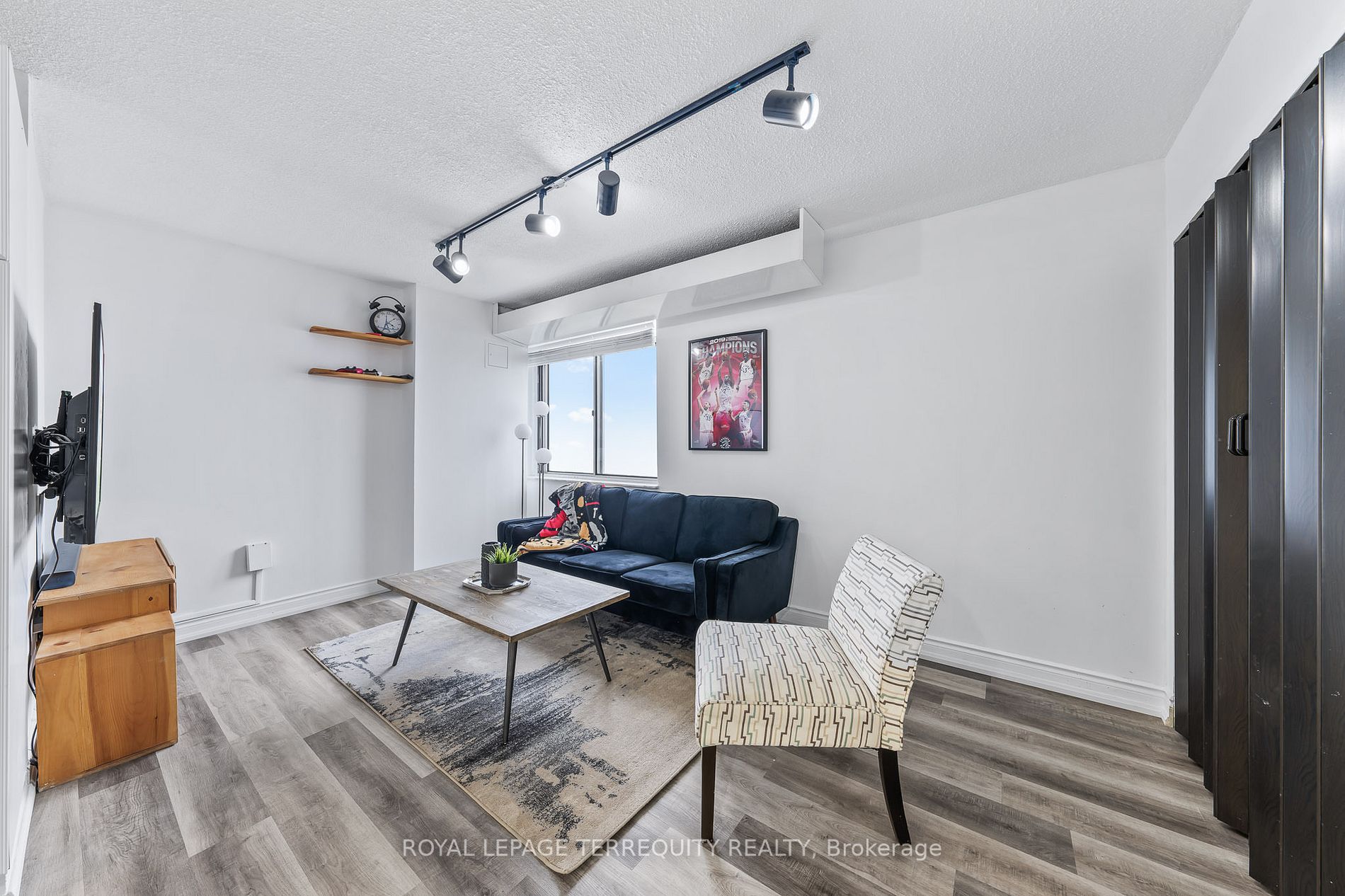 Listing W5941032 - Large Photo # 17