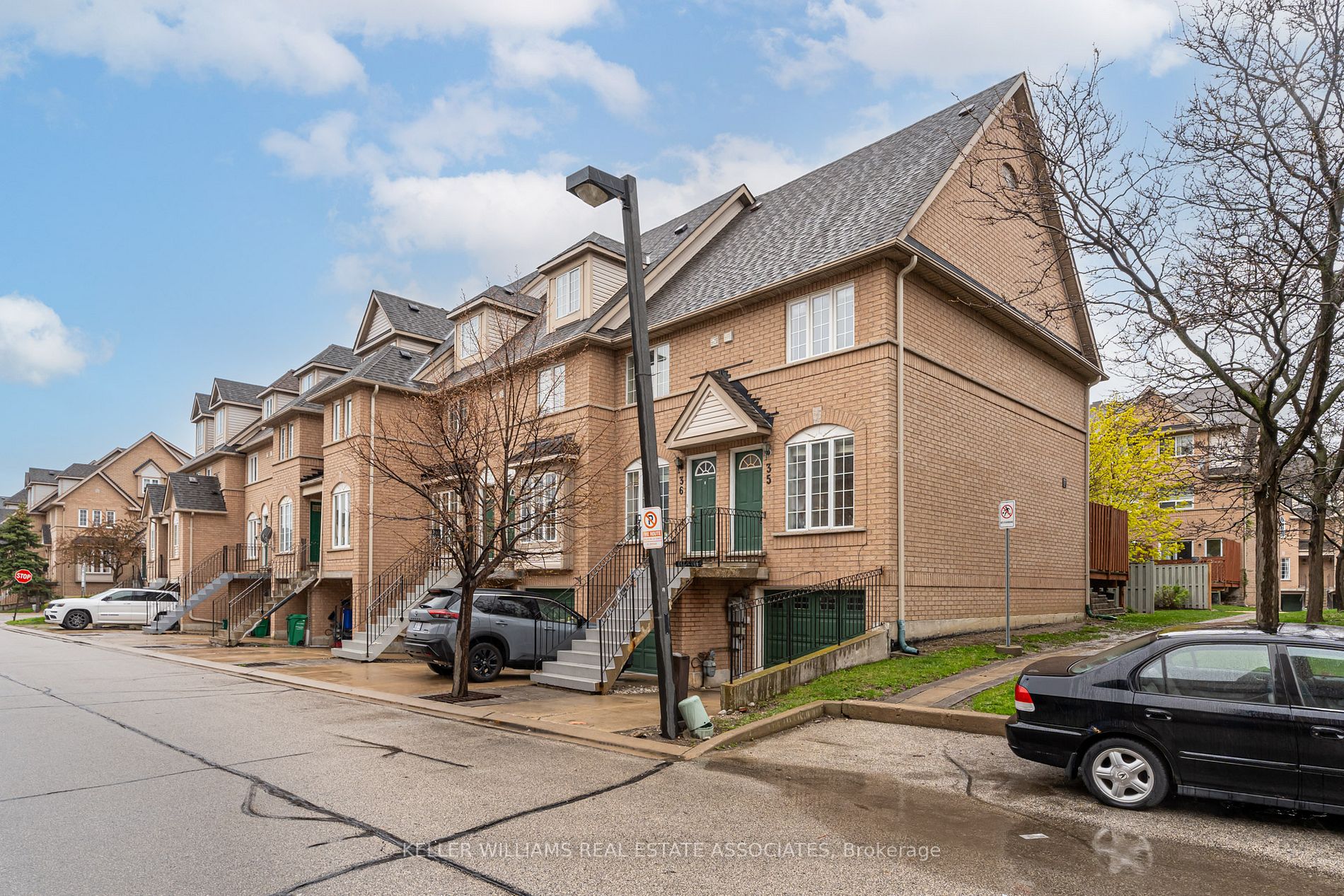 75 Strathaven Dr, #35