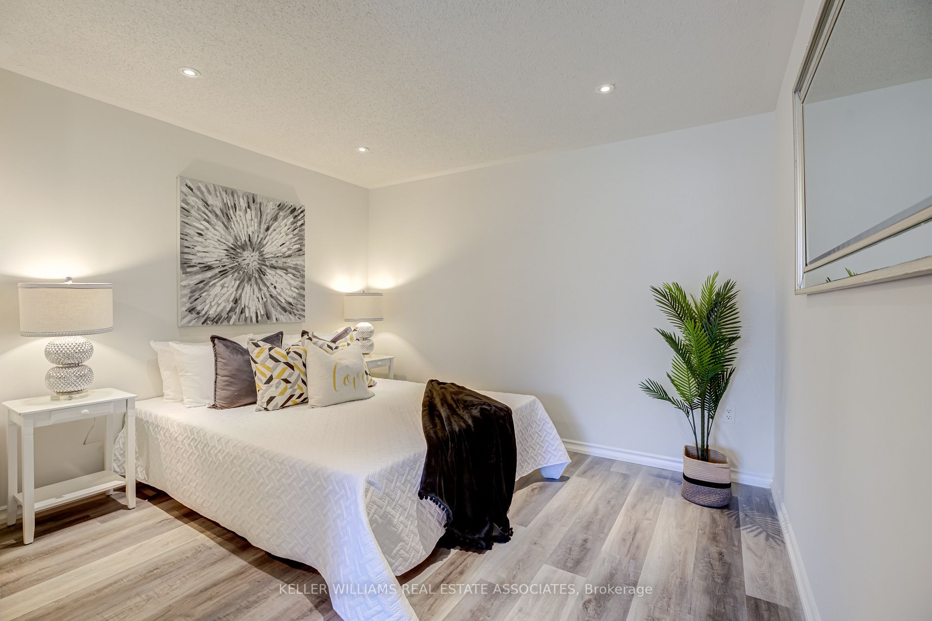 75 Strathaven Dr, #35