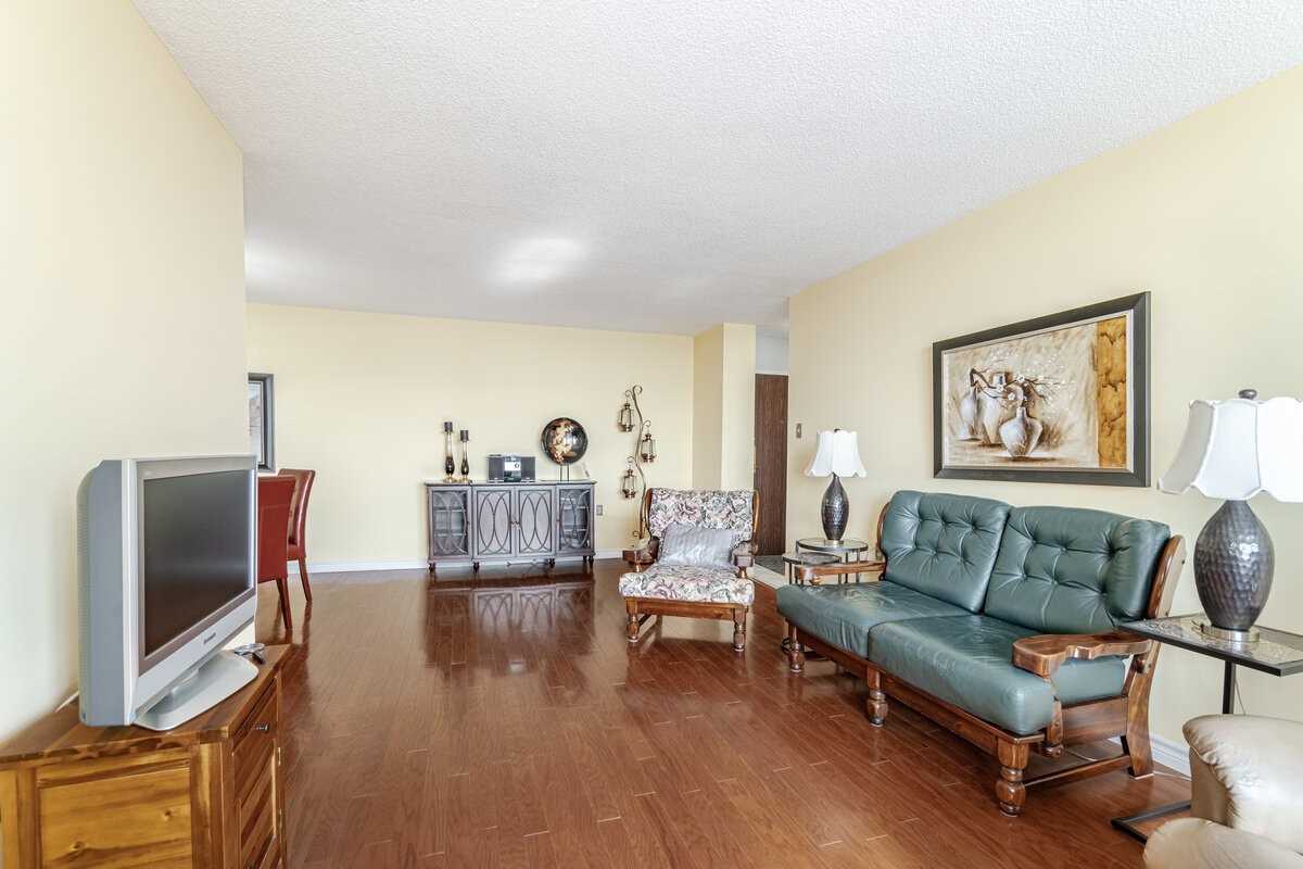 18 Knightsbridge Road, #2510
