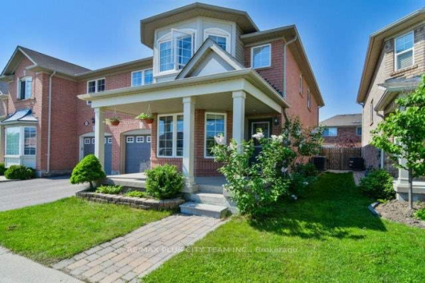 844 Luxton Dr, Milton