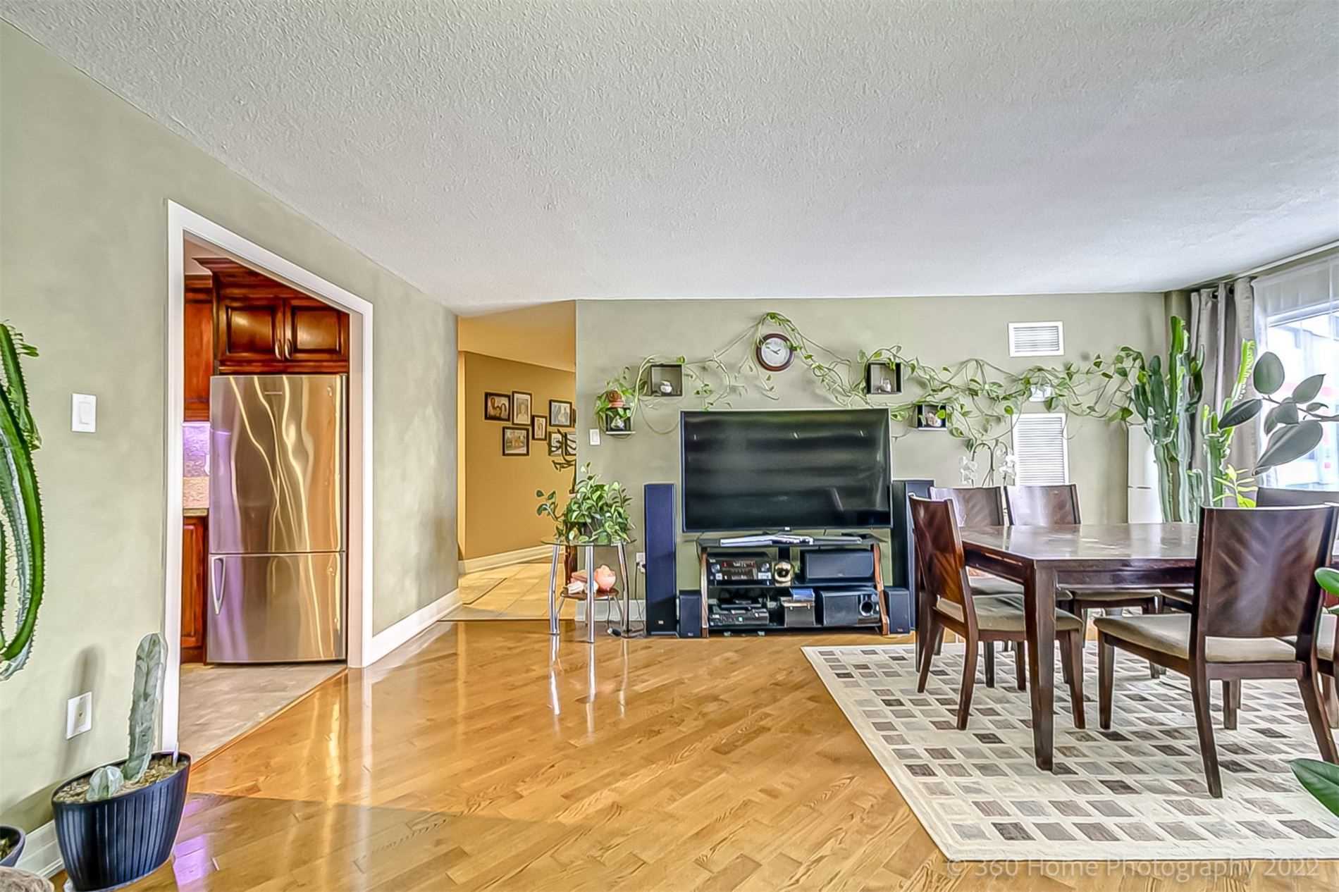 Listing W5941709 - Large Photo # 4