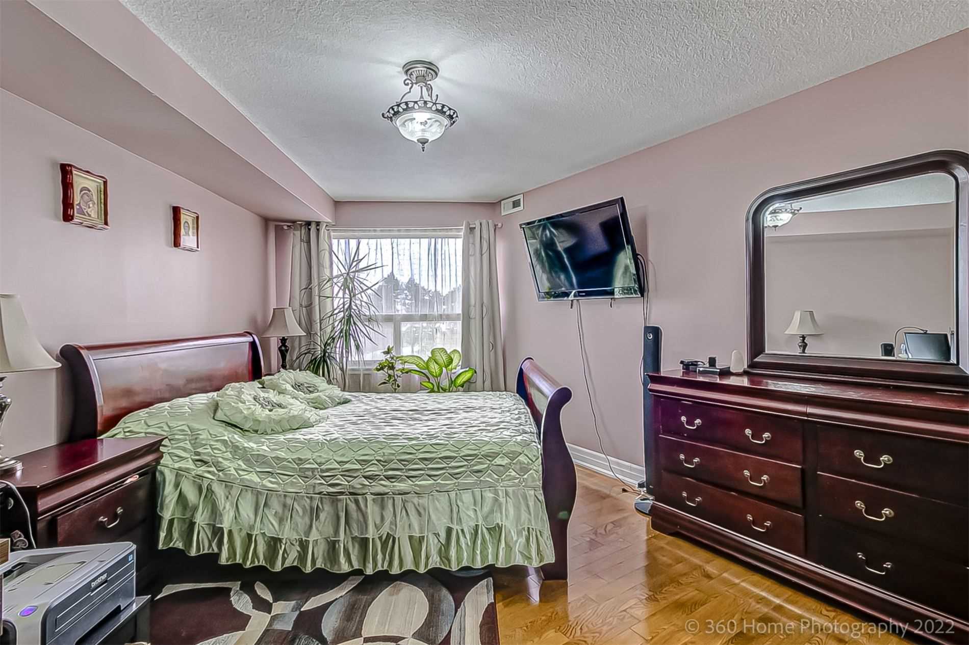 Listing W5941709 - Large Photo # 15