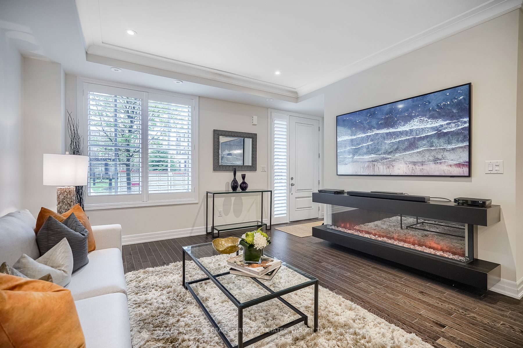 1180 Cawthra Rd, #108