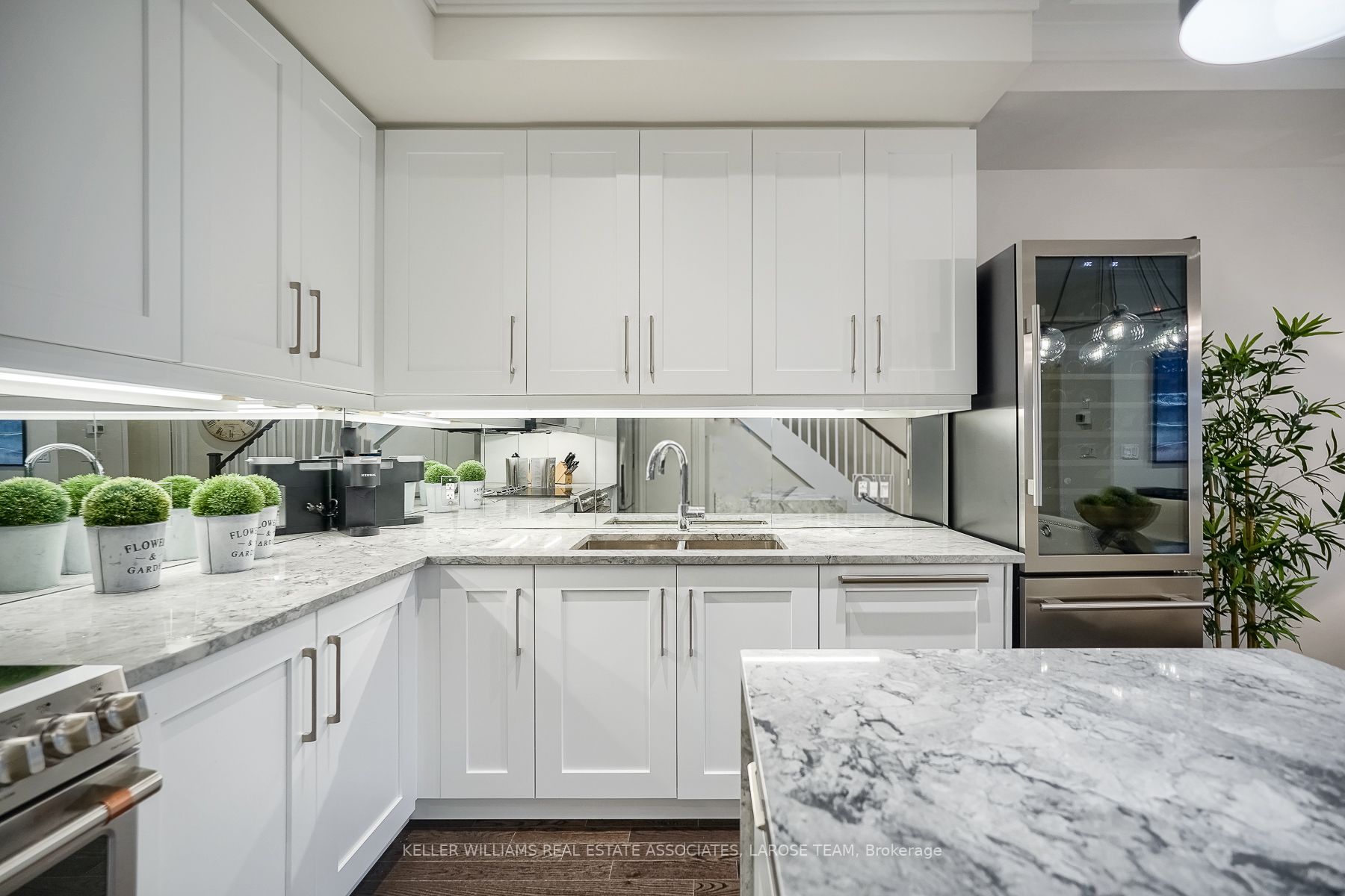 1180 Cawthra Rd, #108