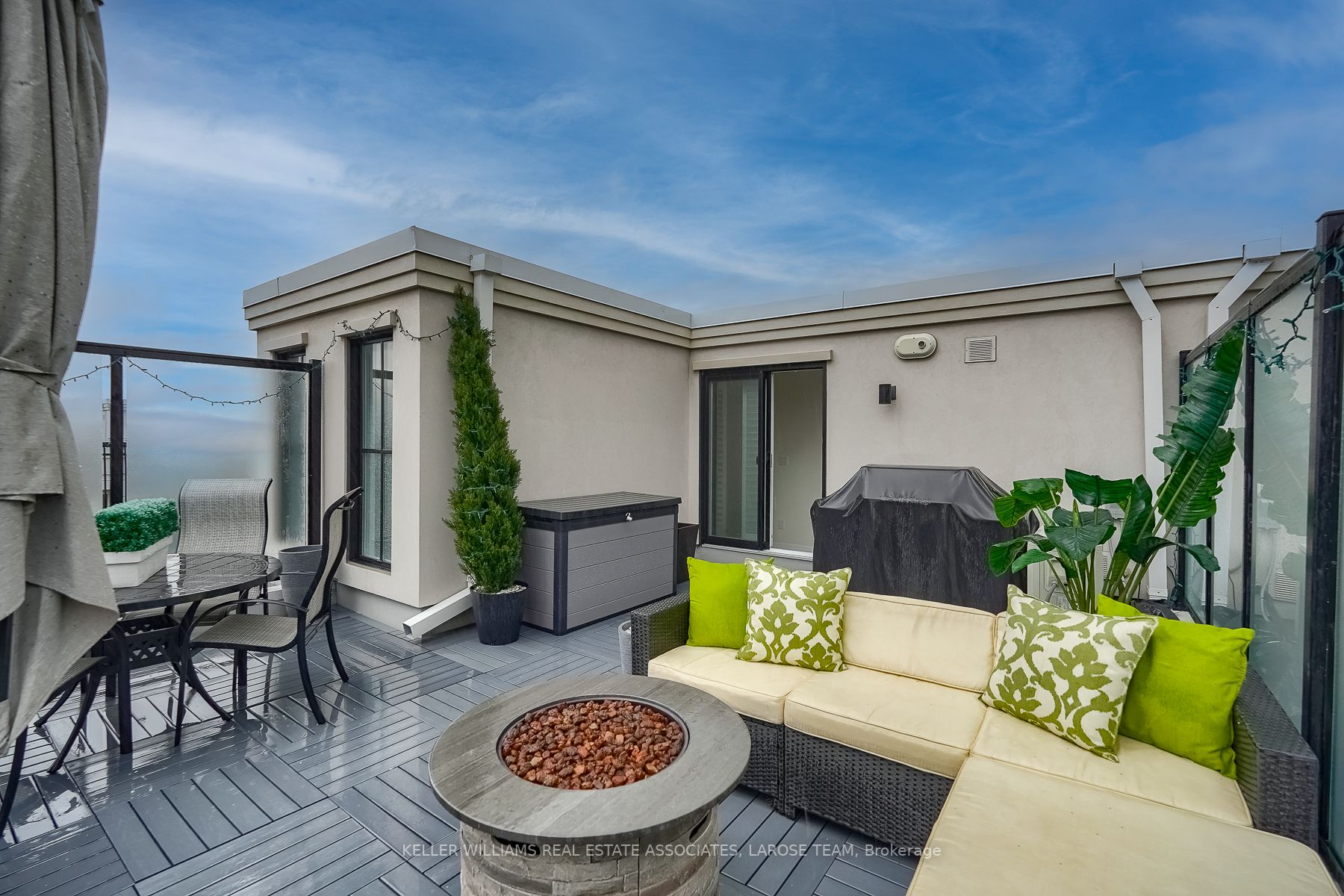 1180 Cawthra Rd, #108