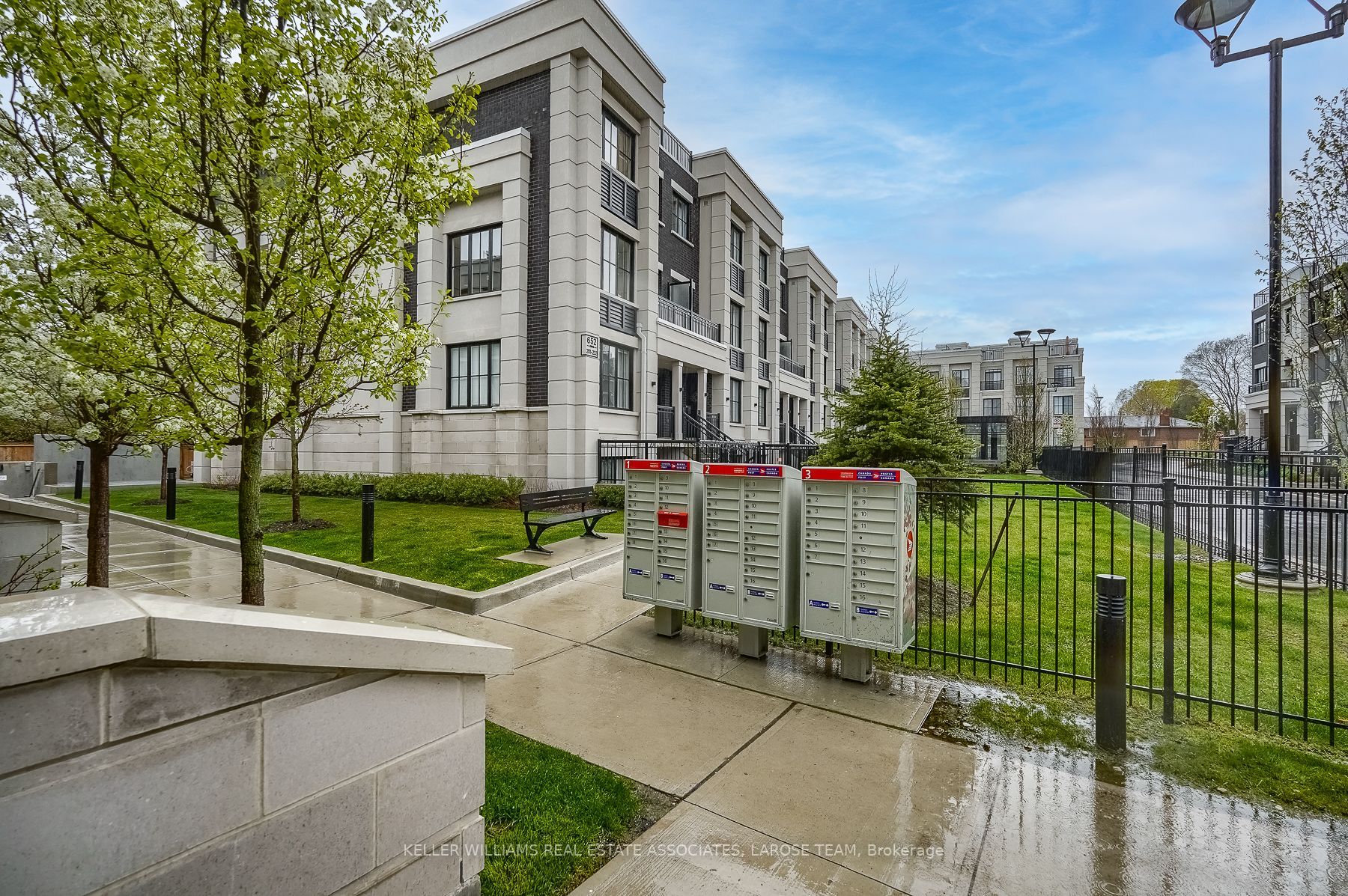 1180 Cawthra Rd, #108