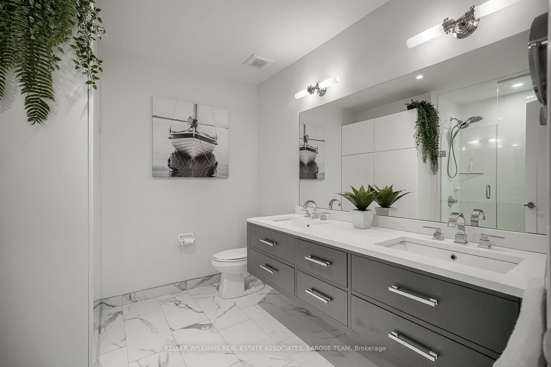 1180 Cawthra Rd, #108