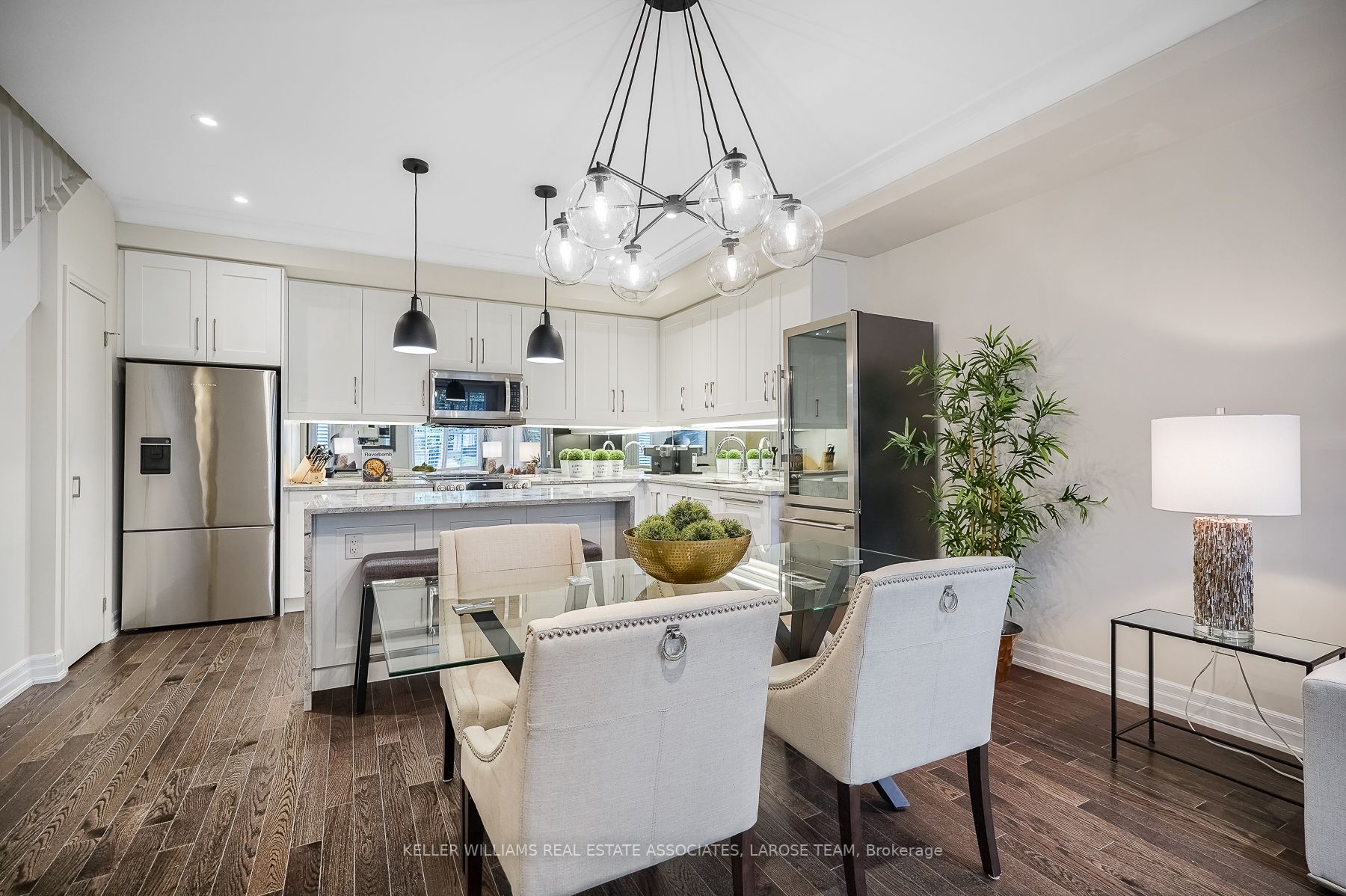 1180 Cawthra Rd, #108