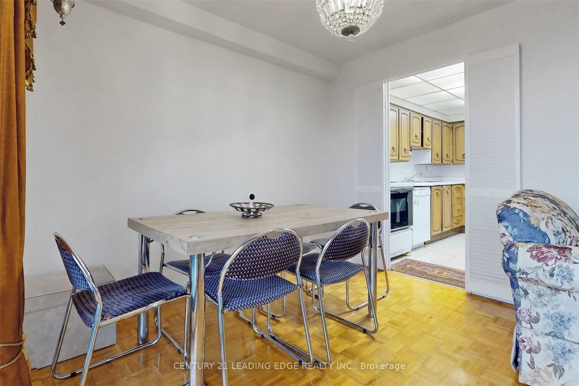 11 Wincott Dr, #1806