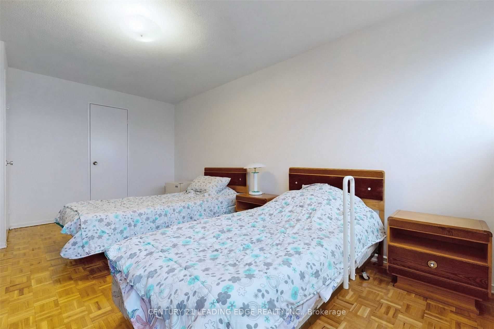 11 Wincott Dr, #1806