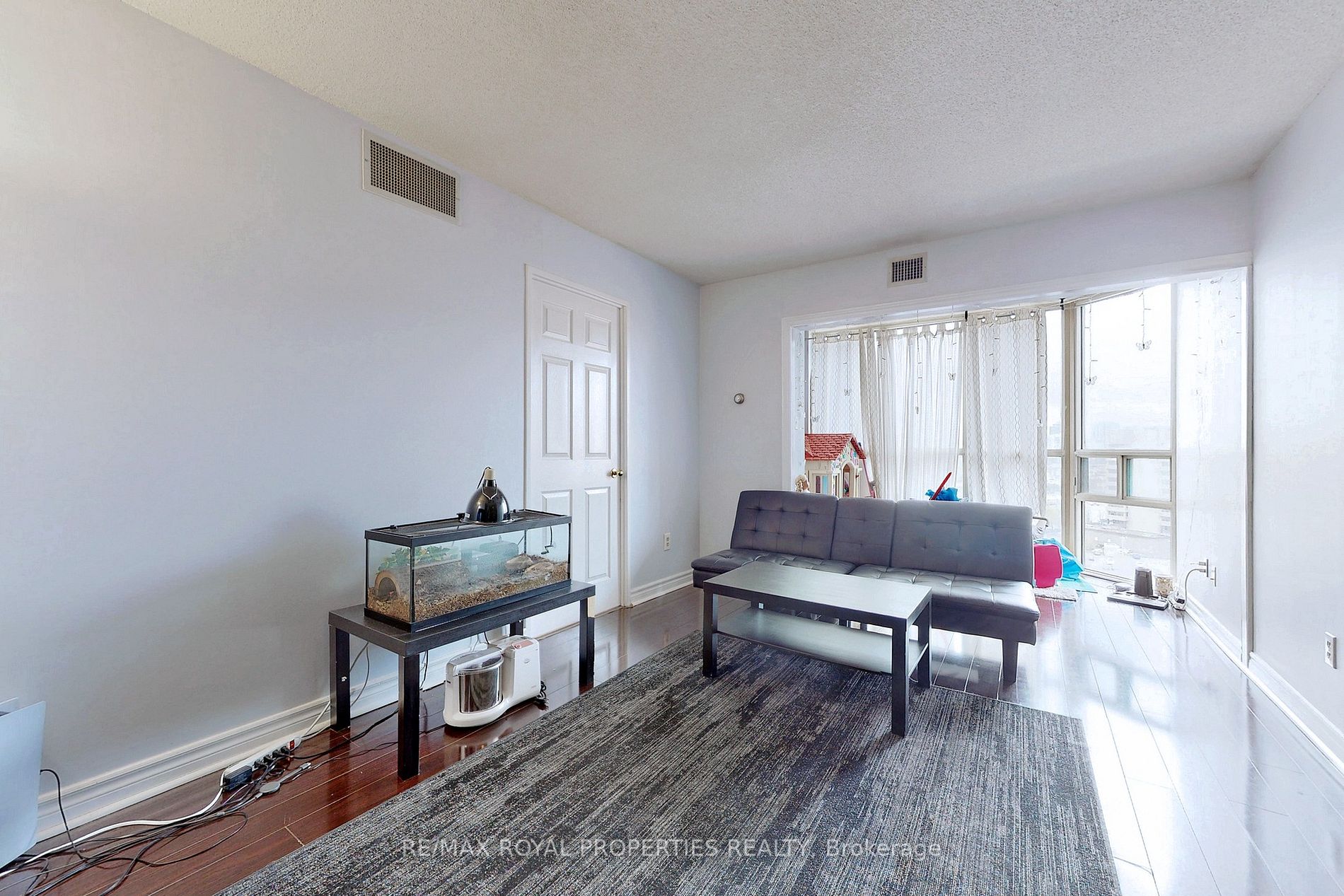 Listing W5942252 - Large Photo # 7