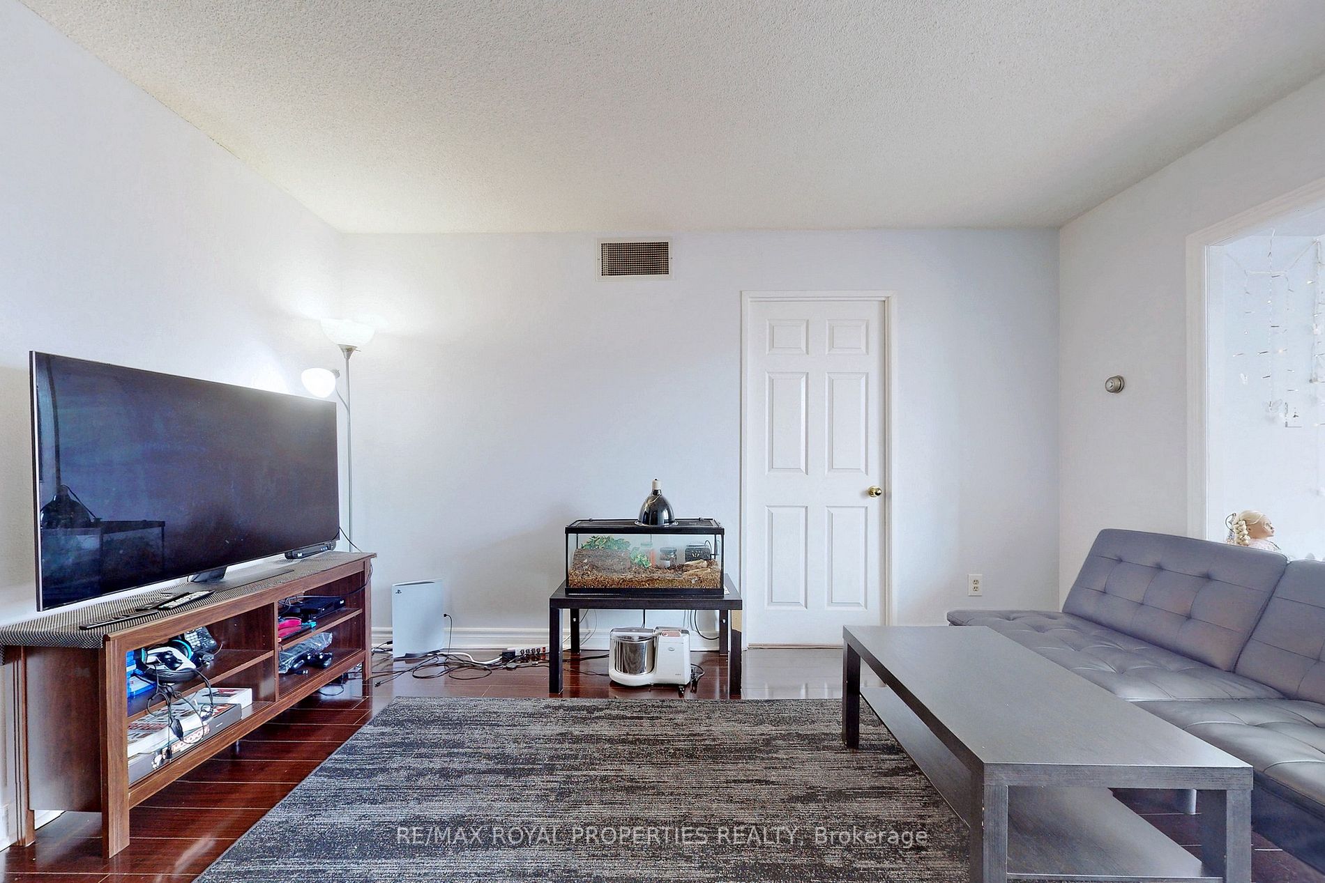 Listing W5942252 - Large Photo # 9