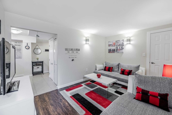 16 Lorraine Cres, Brampton