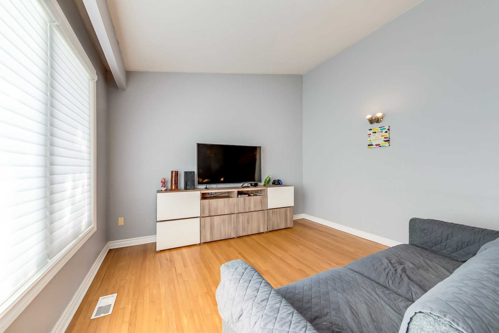 Listing W5942825 - Large Photo # 8