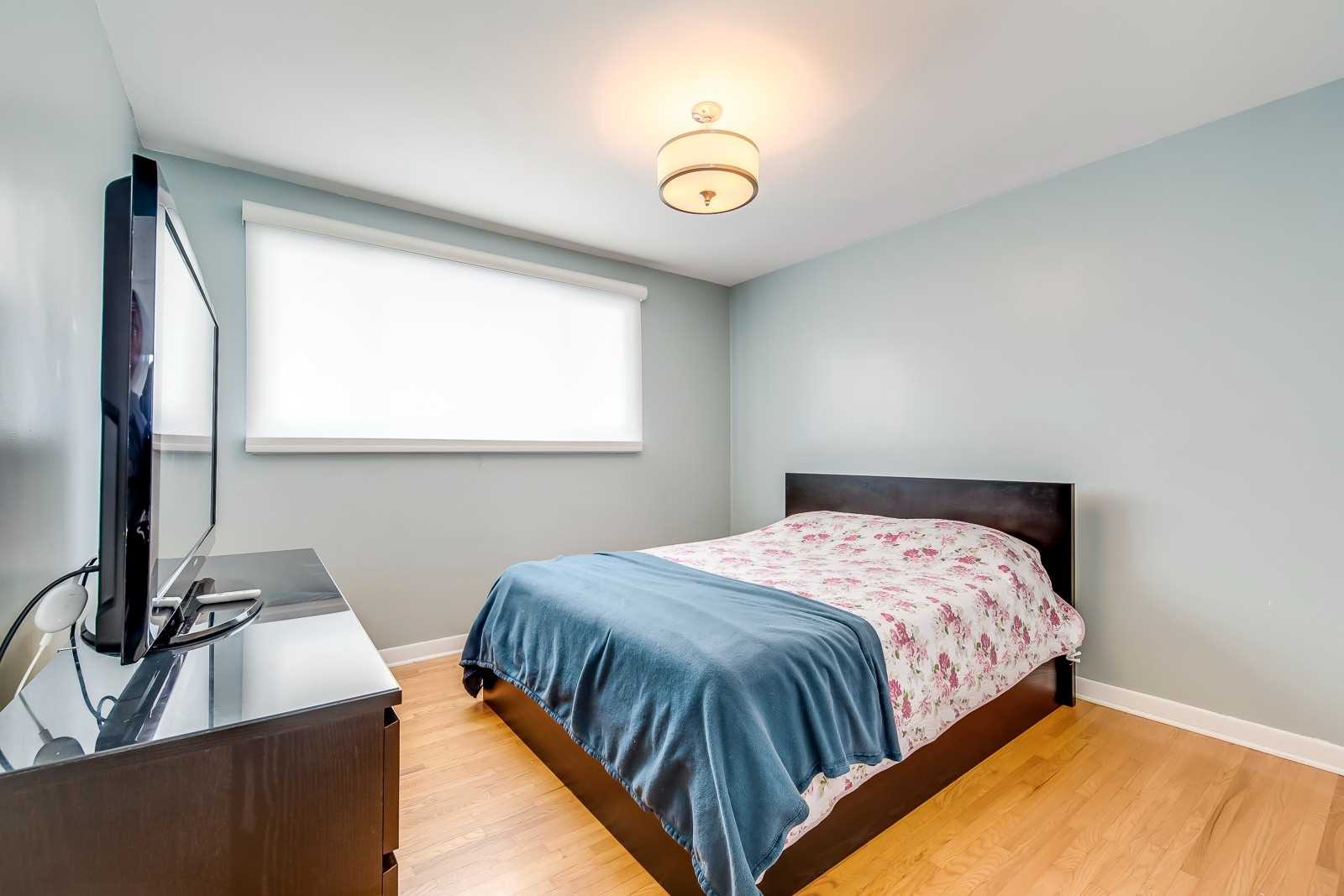 Listing W5942825 - Large Photo # 19