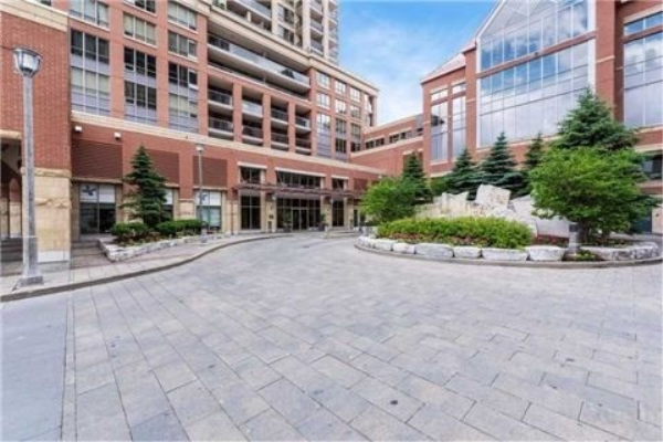 4080 Living Arts Dr, Mississauga