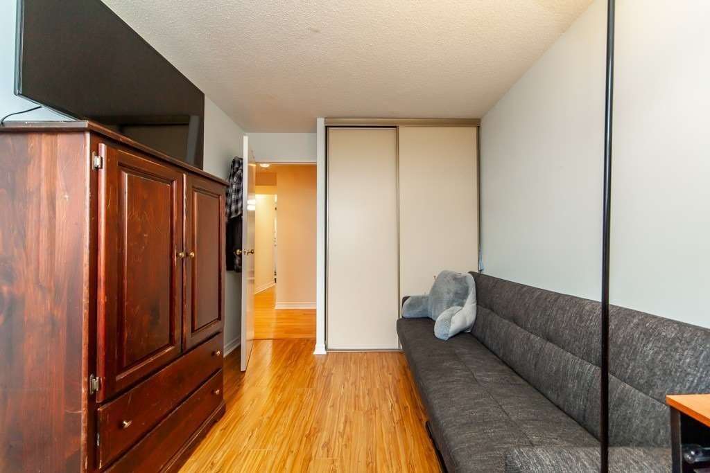 Listing W5943295 - Large Photo # 32