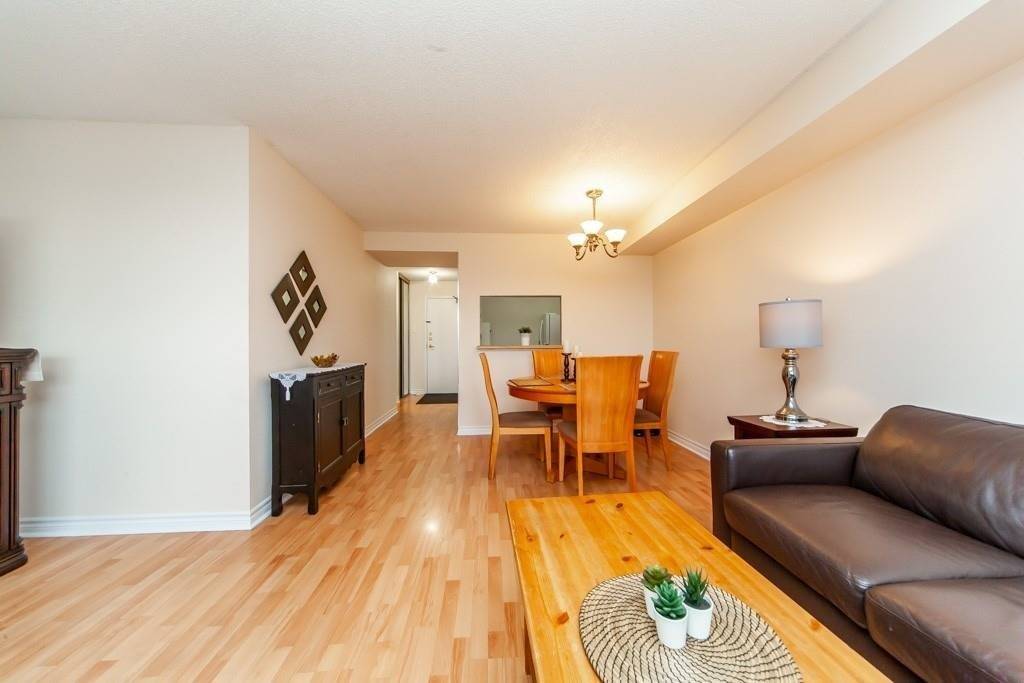 Listing W5943295 - Large Photo # 14