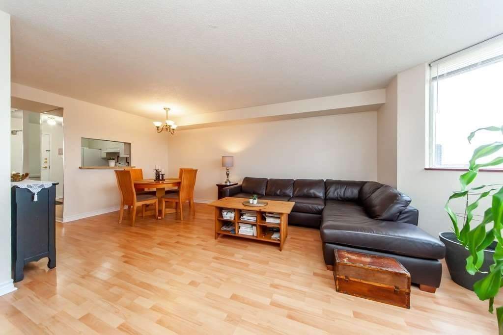 Listing W5943295 - Large Photo # 12