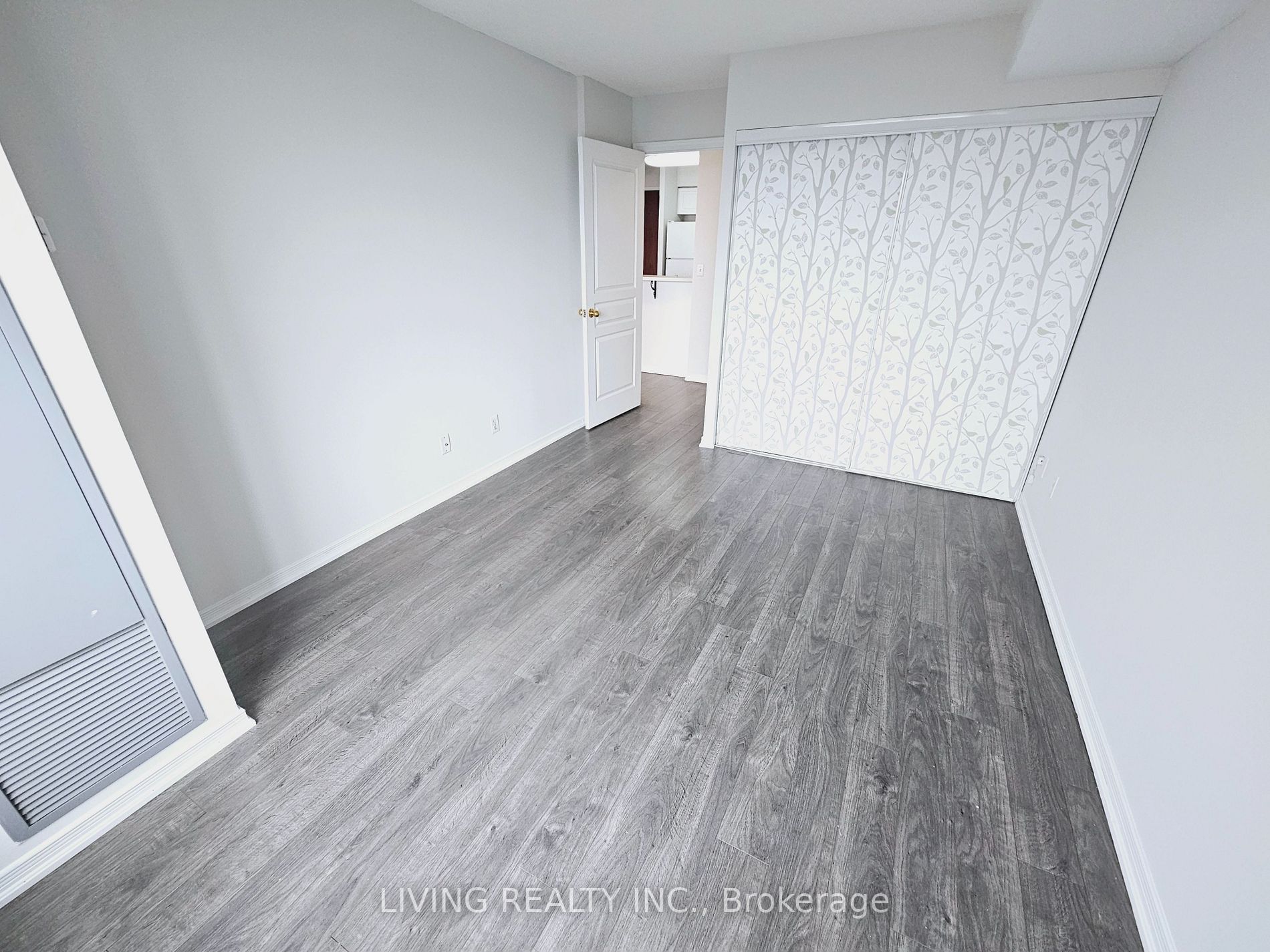 Listing W5943576 - Large Photo # 11
