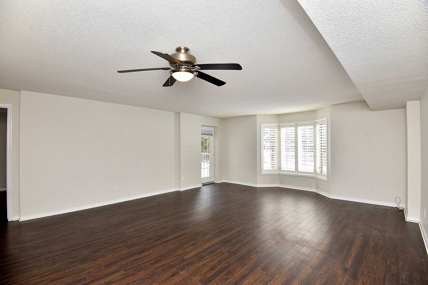 Listing W5943581 - Large Photo # 12