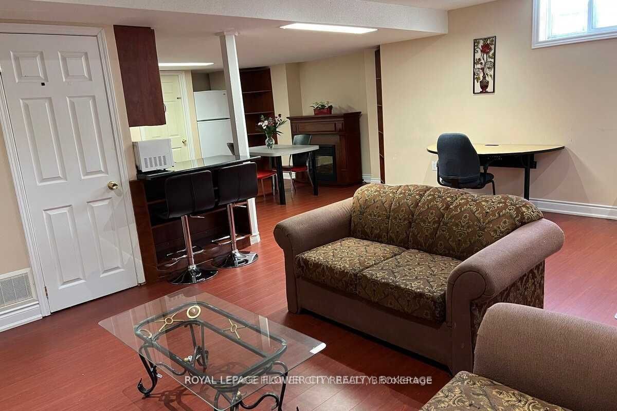 29 Long Meadow Rd