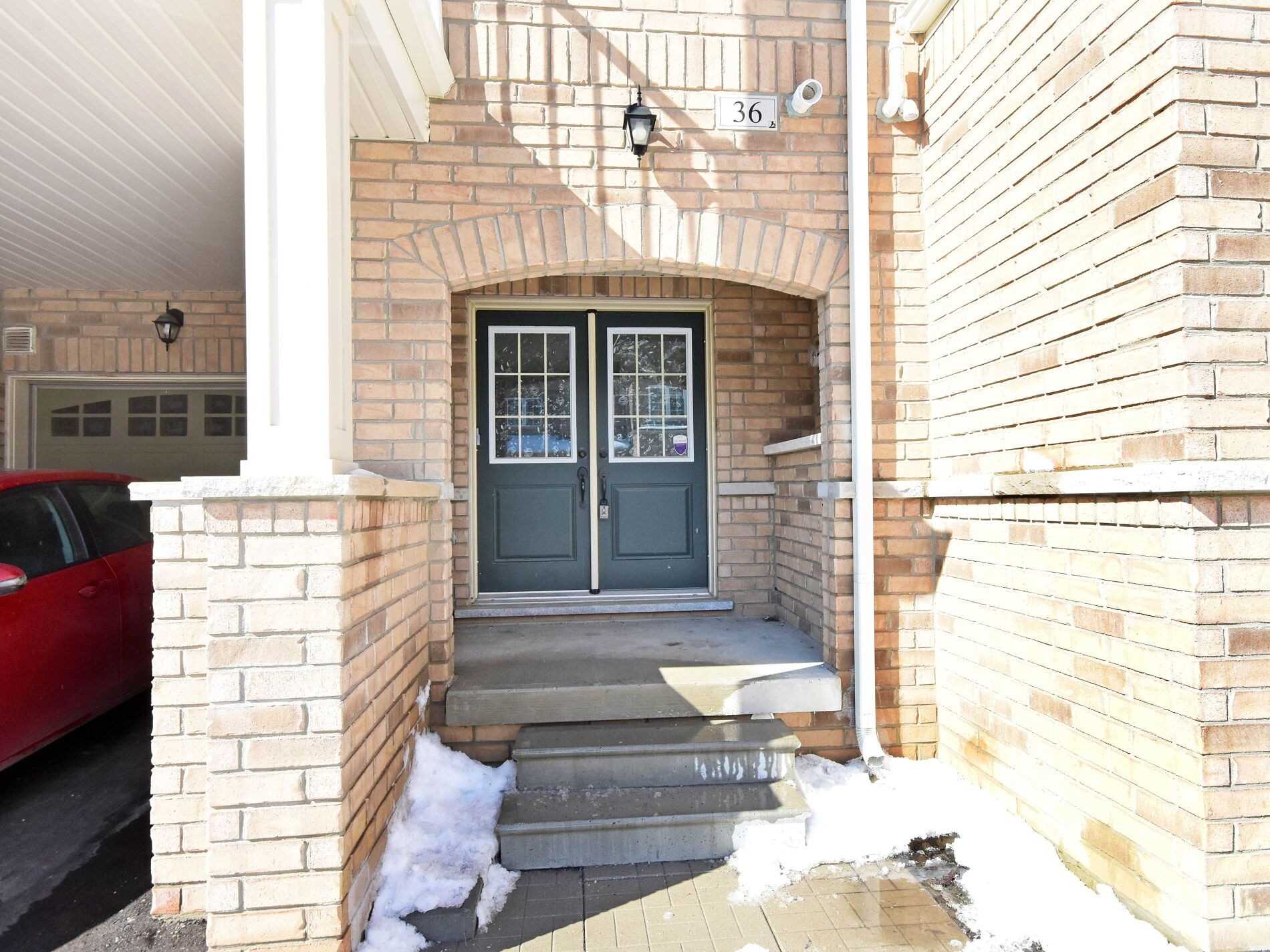 Listing W5944209 - Large Photo # 3