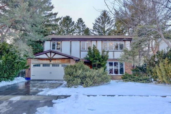 2393 Kenbarb Rd, Mississauga