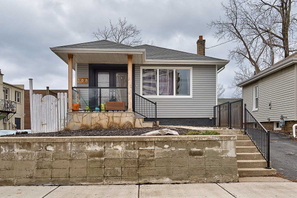 108 Rebecca St, Oakville