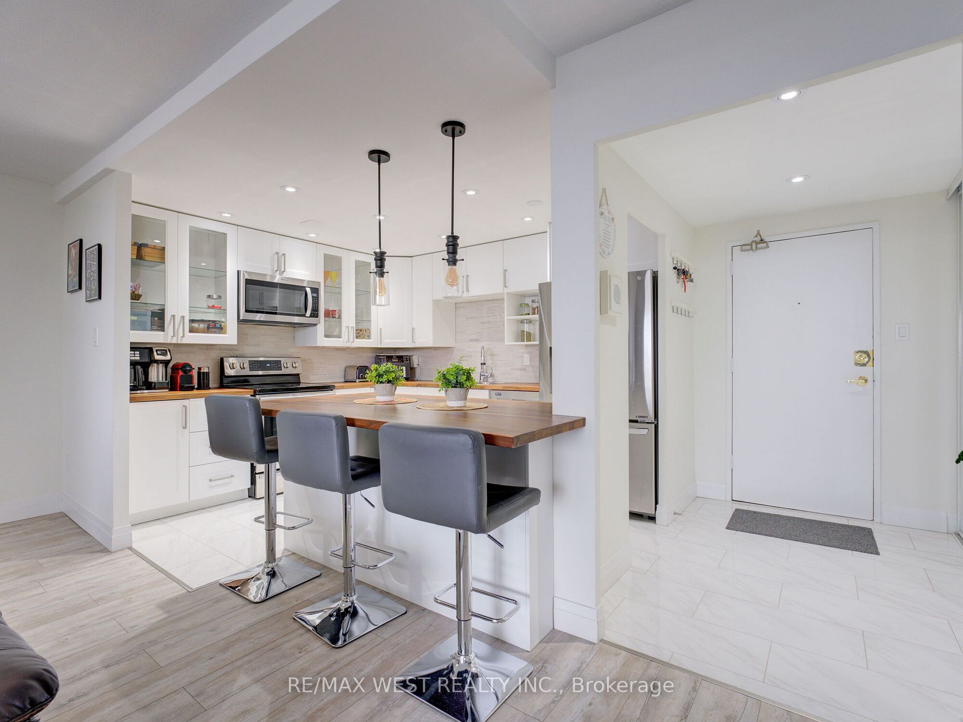 Listing W5944608 - Large Photo # 3