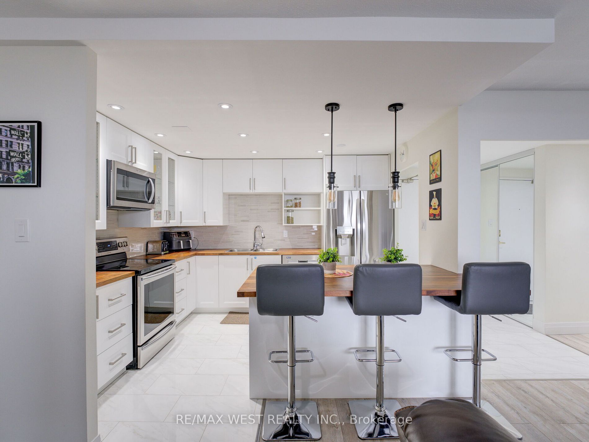 Listing W5944608 - Large Photo # 1