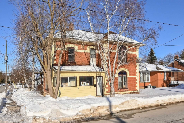 27 John St, Orangeville