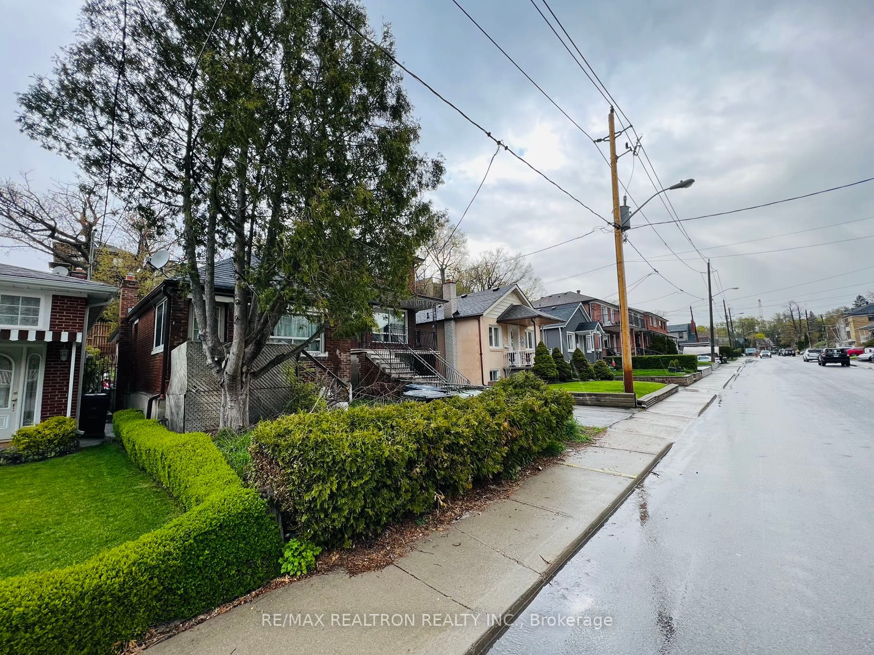 70 Dunraven Dr