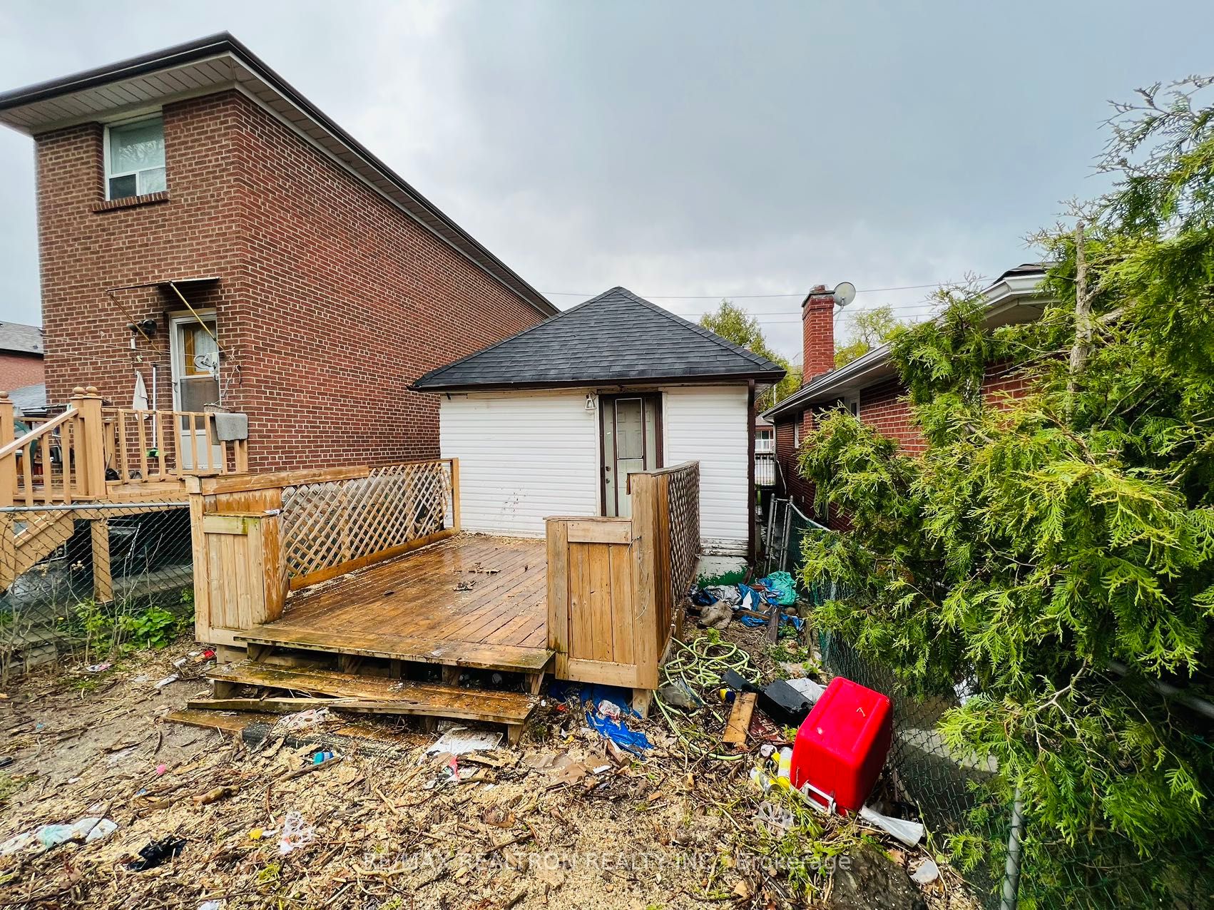 70 Dunraven Dr