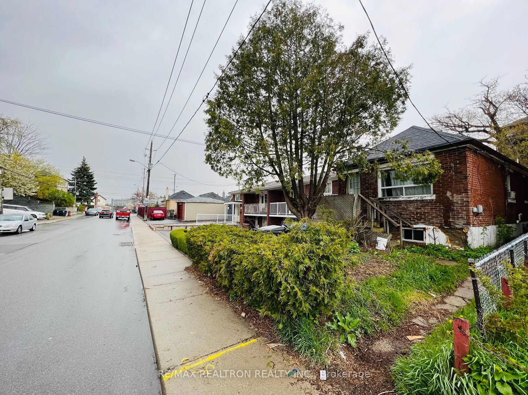 70 Dunraven Dr