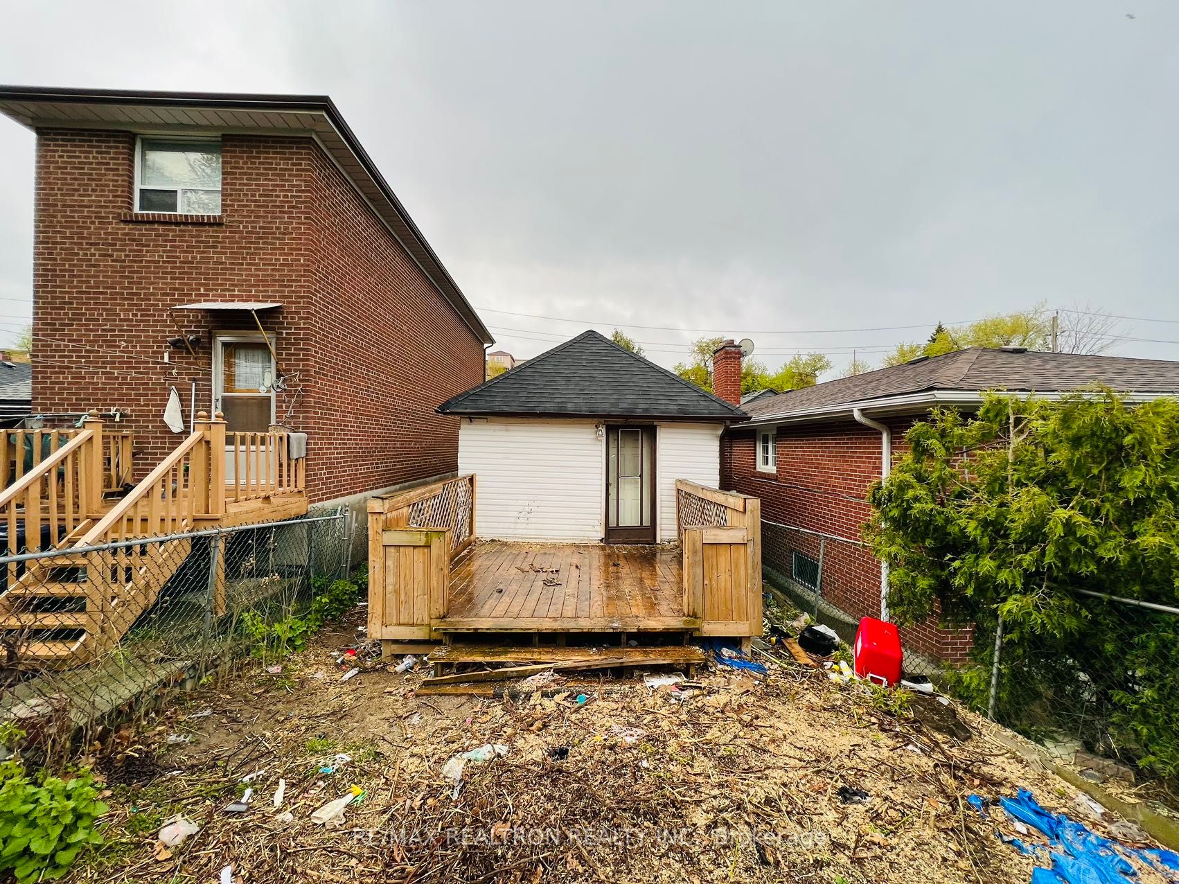 70 Dunraven Dr