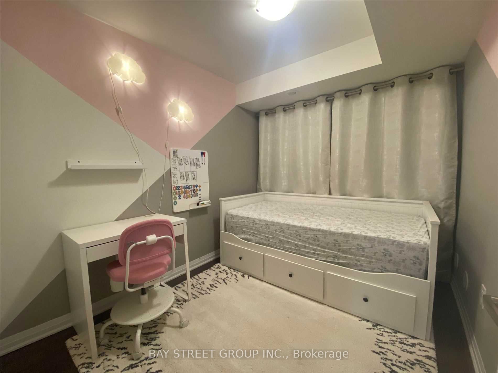 175 William Duncan Rd, #6