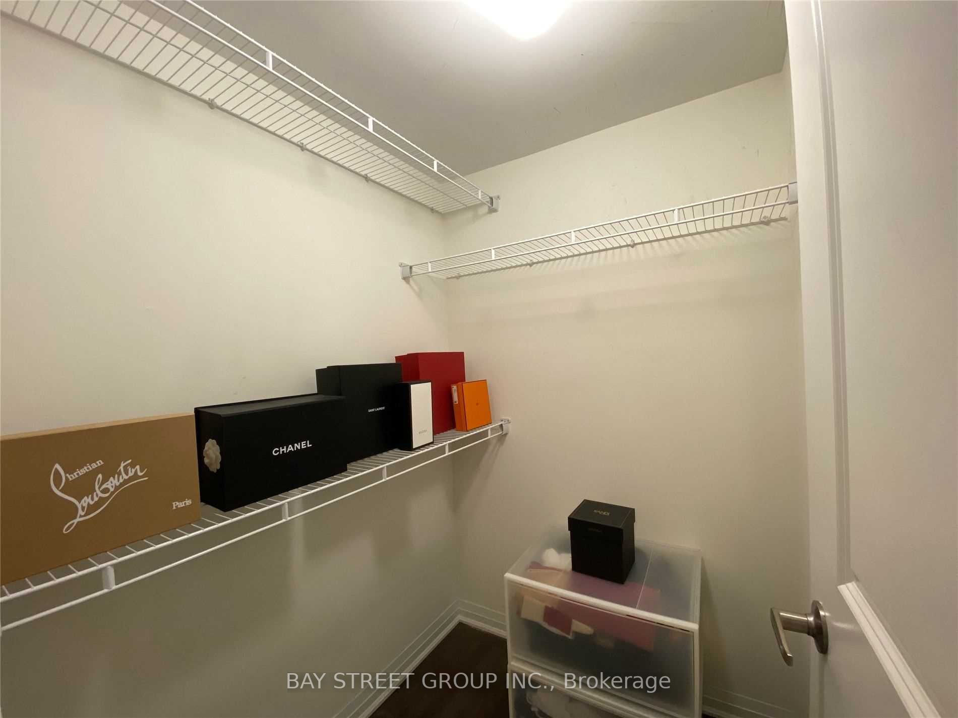 175 William Duncan Rd, #6