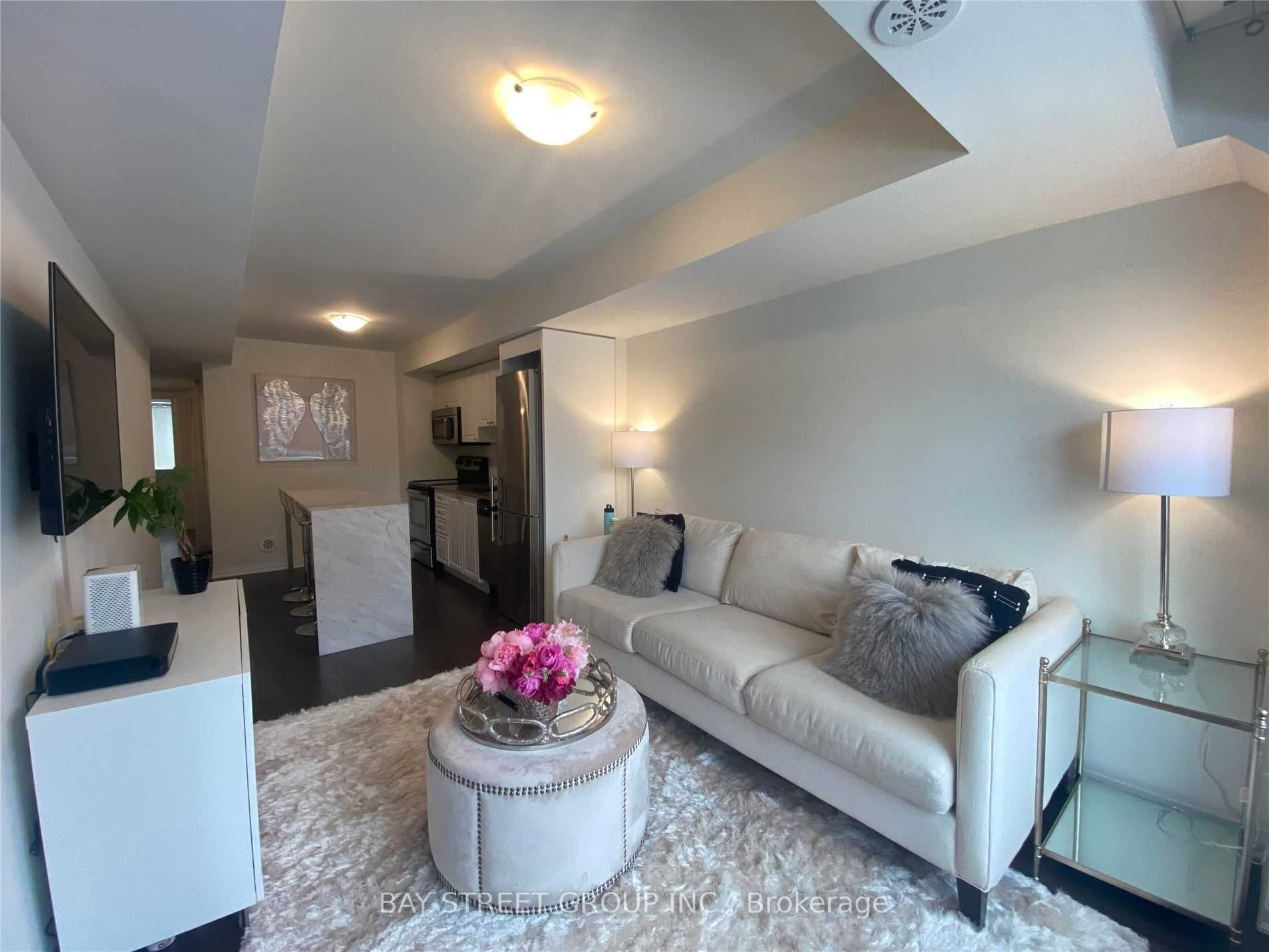 175 William Duncan Rd, #6