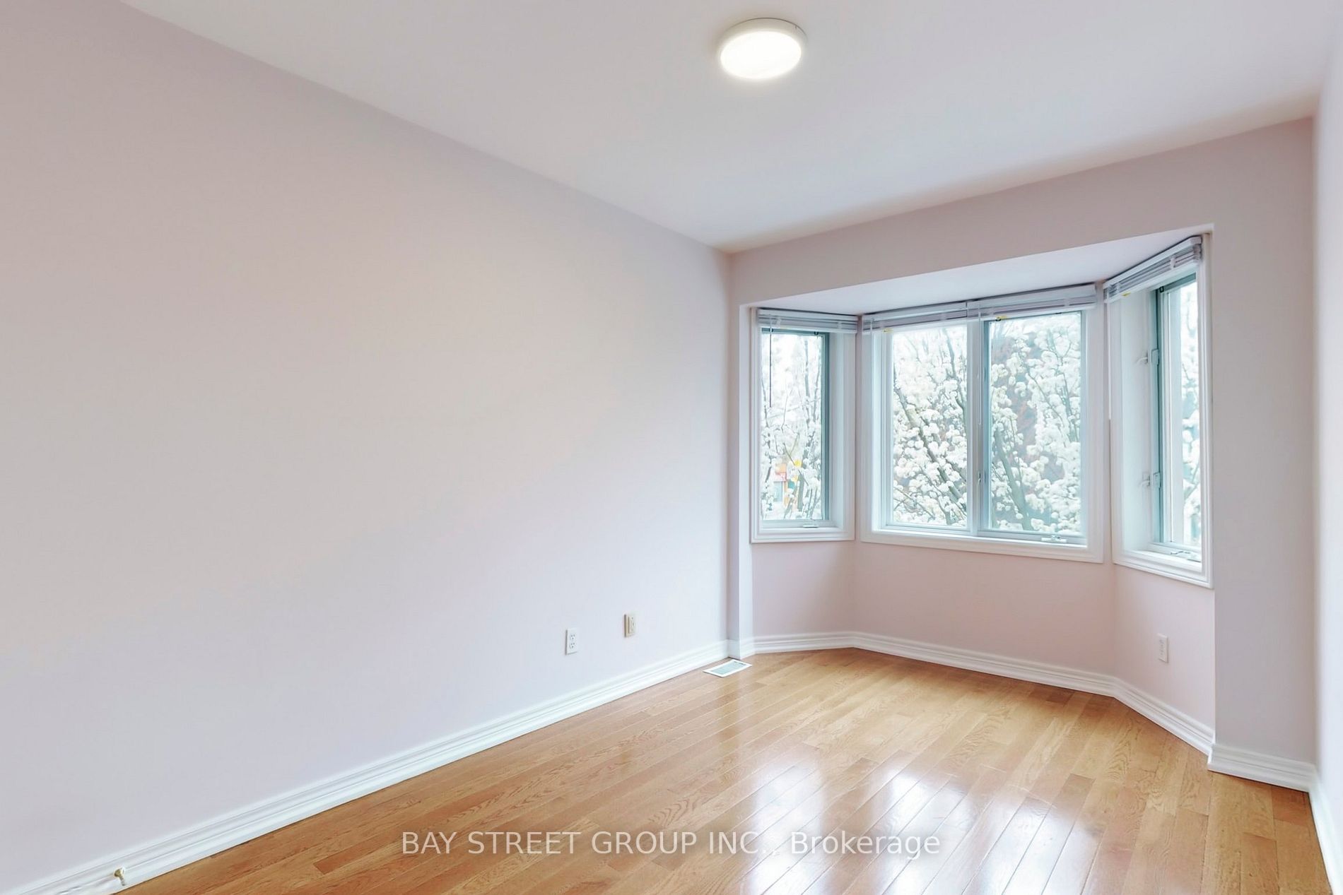 Listing W5945728 - Large Photo # 14