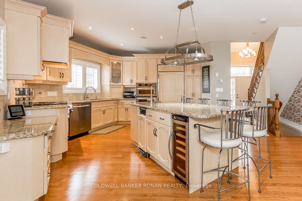 Listing W5945828 - Large Photo # 8
