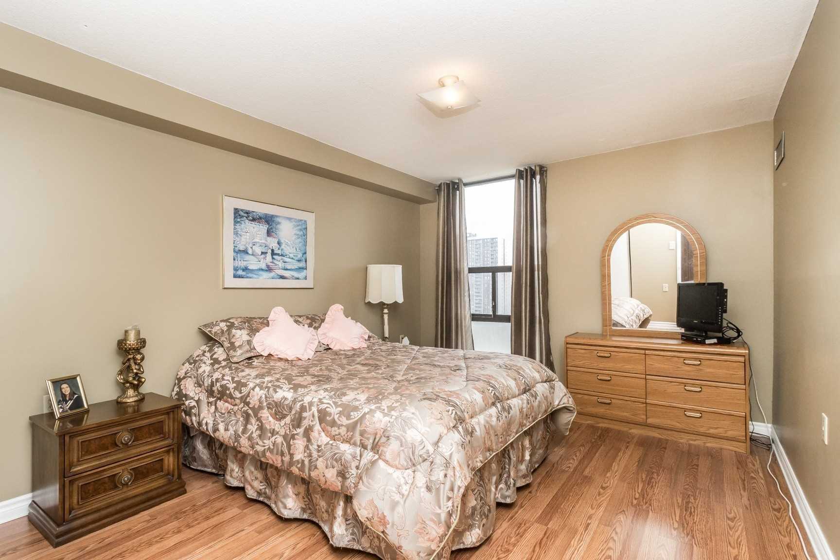 Listing W5946001 - Large Photo # 27
