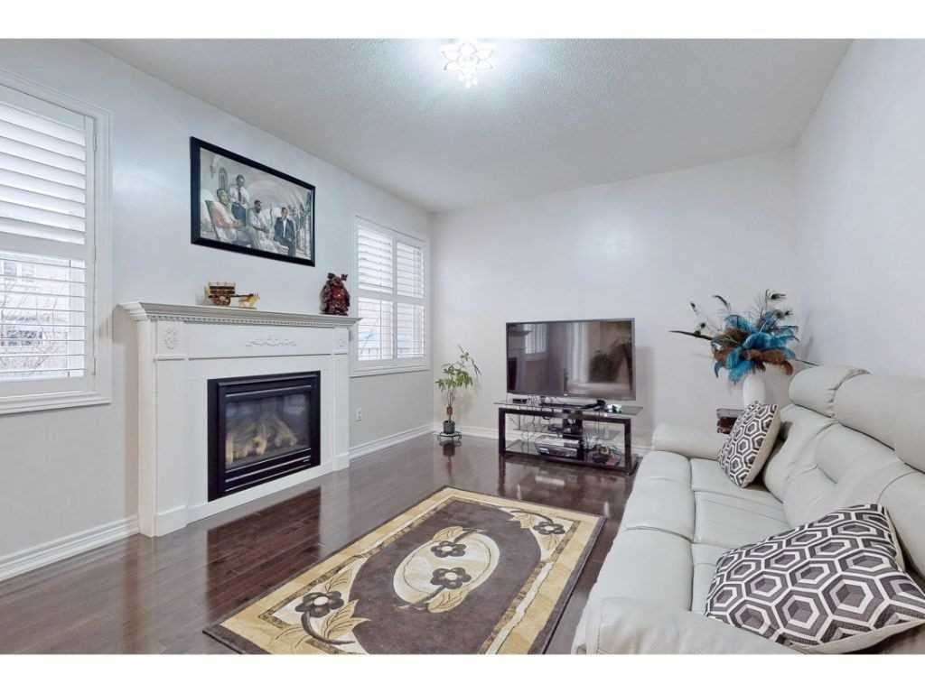 Listing W5946069 - Large Photo # 5