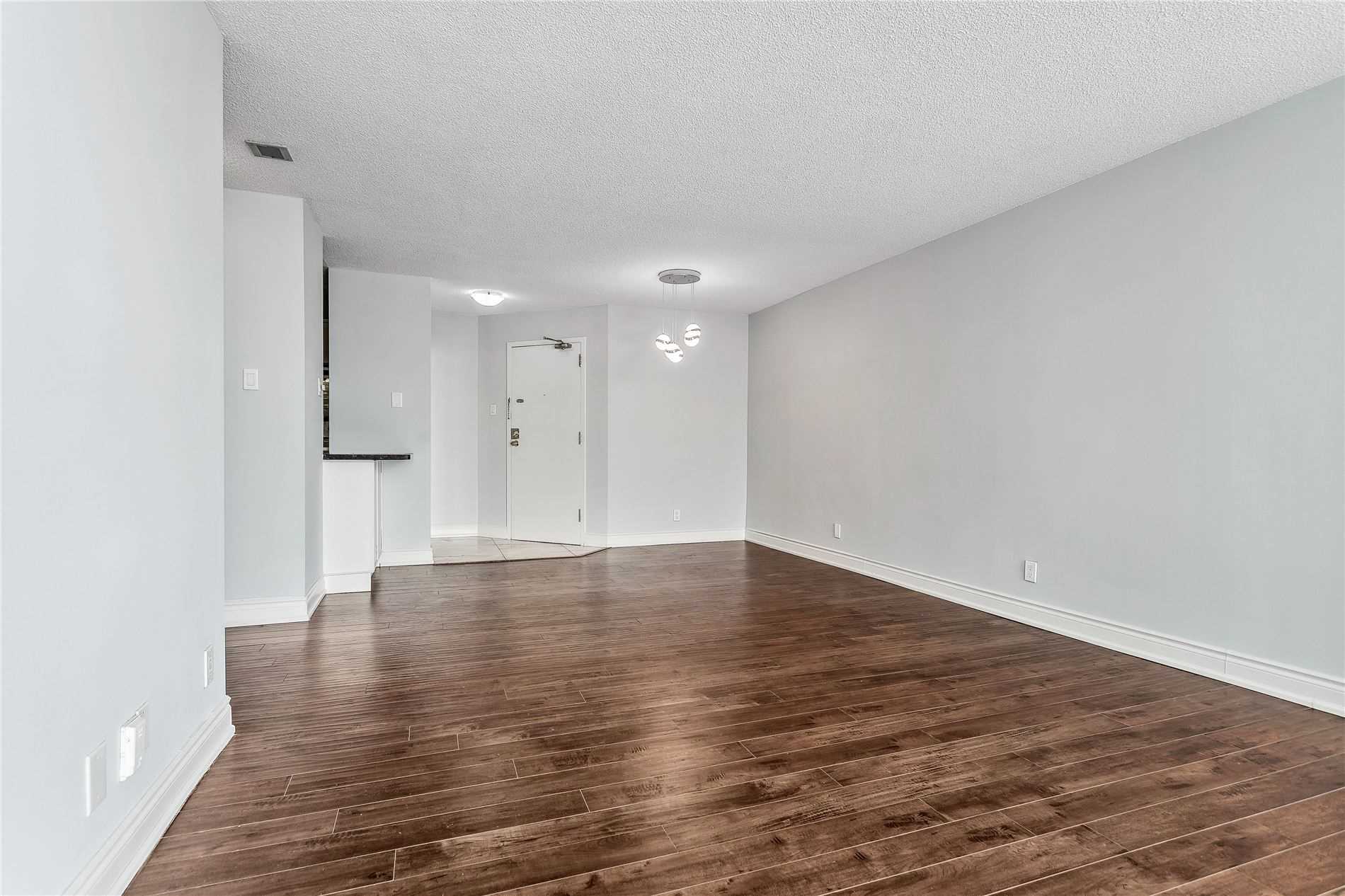 Listing W5946303 - Large Photo # 12