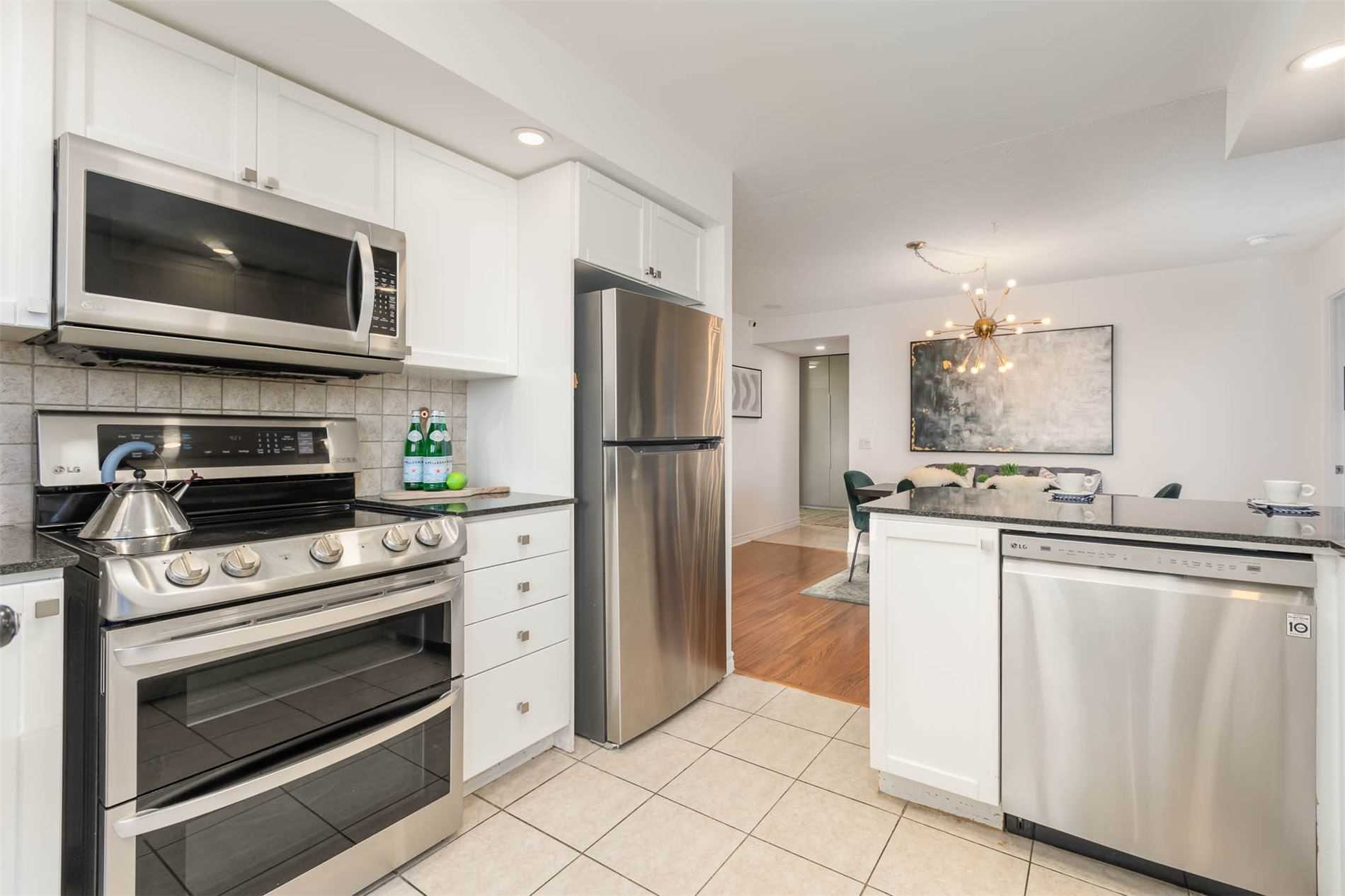 5233 Dundas St W, #720